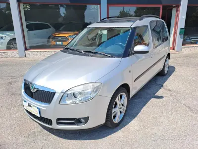 Usata Skoda Roomster Sport 105 CV (77 kW) 2007 Grigio Monovolume