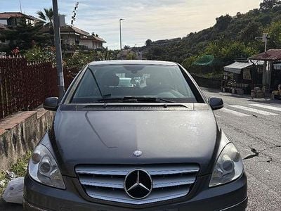 Usata Mercedes B200 136 CV (100 kW) 2009 Grigio Monovolume