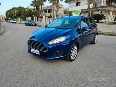 Usata Ford Fiesta Business Edition 75 CV (55 kW) 2015 Blu Utilitaria
