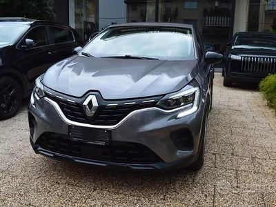Käytetty Renault Captur Business 116 HP (85 kW) 2021 Harmaa Katumaasturi