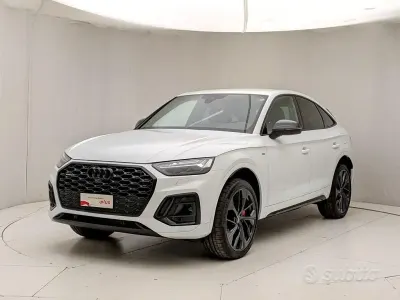Usata Audi Q5 Sportback Design 367 CV (269 kW) 2024 Bianco ghiacciaio metallizzato SUV