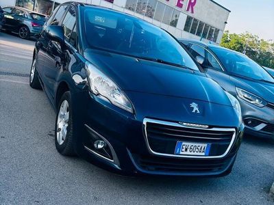 Usata Peugeot 5008 2014 Blu Monovolume
