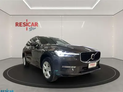 Usata Volvo XC60 Core 197 CV (144 kW) 2023 Platinum silver SUV