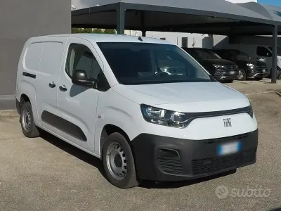 Usata Fiat Doblò 102 CV (75 kW) 2023 Bianco Monovolume