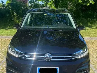 Begagnad VW Touran Edition 150 HK (110 kW) 2024 Svart Minibuss
