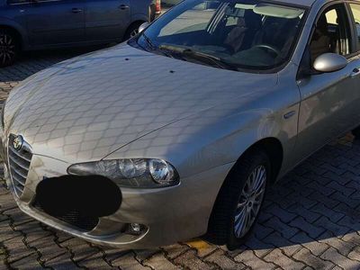 usata Alfa Romeo 147 5p 1.6 ts 16v Distinctive c/esp 105cv