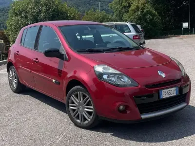 Usata Renault Clio III 75 CV (55 kW) 2011 Rosso Berlina