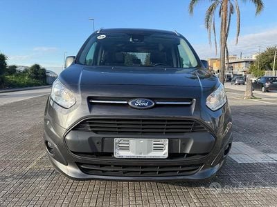 Grigio Usata 2016 Ford Tourneo Titanium Station wagon | 9400 € (Buon prezzo)