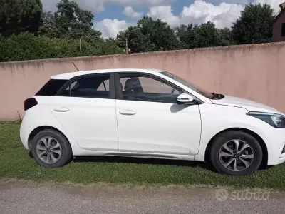 Usata Hyundai i20 Active 75 CV (55 kW) 2019 Bianco Utilitaria