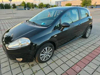 Usata Fiat Grande Punto Dynamic 75 CV (55 kW) 2007 Nero Utilitaria