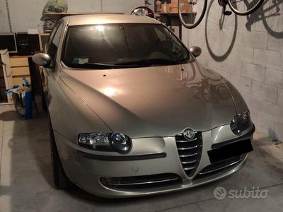 usata Alfa Romeo 147 5p 1.6 ts Distinctive 105cv