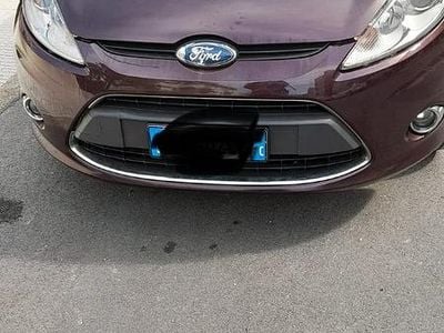 Usata Ford Fiesta 80 CV (58 kW) 2010 Rosso Utilitaria
