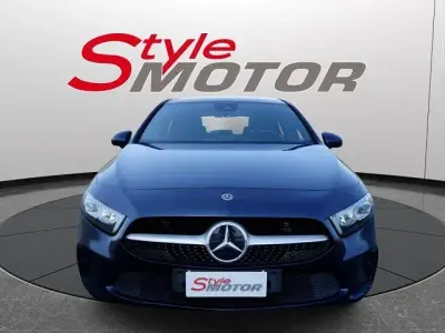 Usata Mercedes A180 Business 116 CV (85 kW) 2020 Blu Berlina