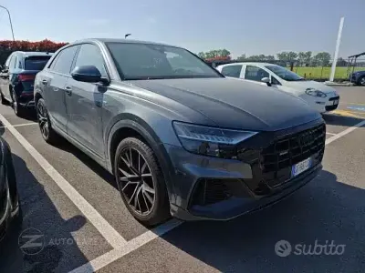Usata Audi Q8 Ambiente 340 CV (250 kW) 2021 Grigio SUV