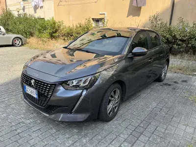 Usata Peugeot 208 Allure 101 CV (74 kW) 2020 Utilitaria