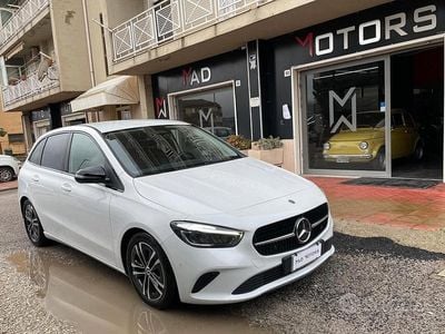 Usata Mercedes B180 AMG Line Premium Plus 116 CV (85 kW) 2024 Bianco Monovolume