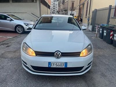 Usata VW Golf VII Highline 104 CV (76 kW) 2013 Bianco Berlina