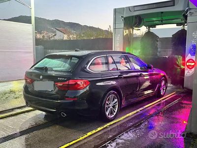 Usata BMW 520 Luxury Line 190 CV (139 kW) 2017 Nero Station wagon