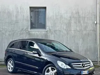 Usata Mercedes R280 190 CV (139 kW) 2008 Nero Monovolume