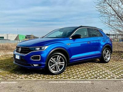 Usata VW T-Roc R-line 116 CV (85 kW) 2019 Blu SUV