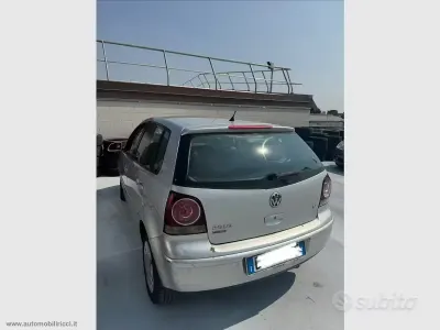 Usata VW Polo Comfortline 80 CV (58 kW) 2006 Grigio Utilitaria
