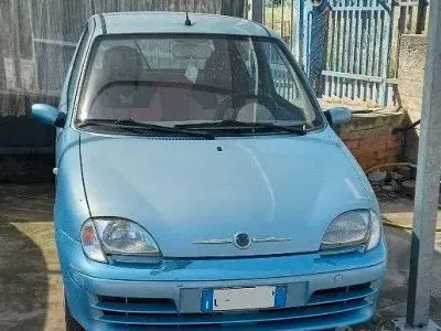 Usata Fiat 600 54 CV (39 kW) 2006 Blu Utilitaria