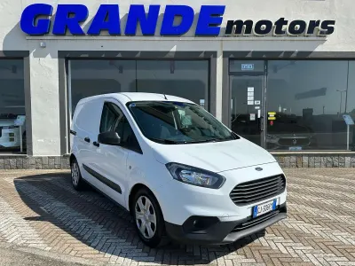 Usata Ford Tourneo Courier 101 CV (74 kW) 2022 Bianco pastello Monovolume