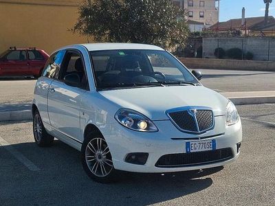 Usata Lancia Ypsilon 69 CV (50 kW) 2011 Bianco Utilitaria