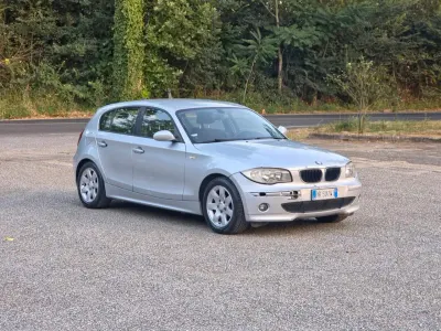 Usata BMW 118 122 CV (89 kW) 2006 Argento Utilitaria