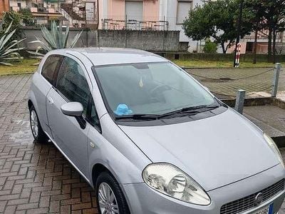 Usata Fiat Grande Punto Dynamic 65 CV (47 kW) 2009 Grigio Utilitaria