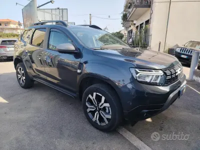 Usata Dacia Duster Journey 116 CV (85 kW) 2023 Grigio SUV