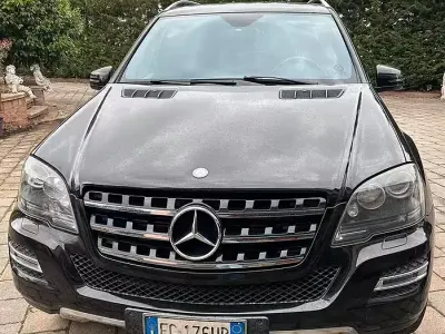 Usata Mercedes ML350 211 CV (155 kW) 2011 Nero SUV
