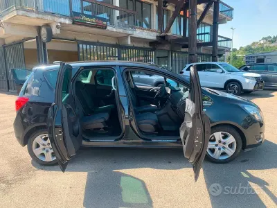Usata Opel Meriva 110 CV (80 kW) 2016 Nero Monovolume