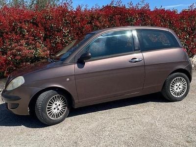 Begagnad Lancia Ypsilon 77 HK (56 kW) 2006 Halvkombi