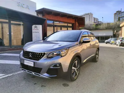 Usata Peugeot 3008 Allure 131 CV (96 kW) 2020 Grigio artense SUV