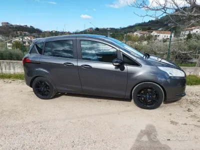 Usata Ford B-MAX 75 CV (55 kW) 2017 Grigio Monovolume