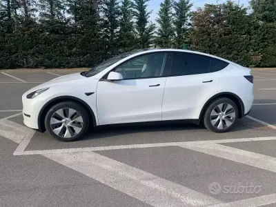 Usata Tesla Model Y 152 kW (208 CV) 2022 Bianco SUV
