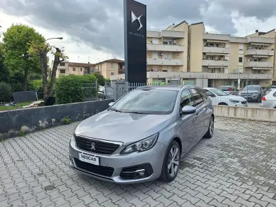 Usata Peugeot 308 Business-Line 131 CV (96 kW) 2020 Grigio SUV