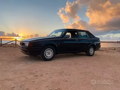Käytetty Alfa Romeo 75 120 HP (88 kW) 1989 Sininen Sedan