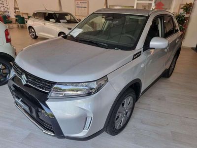 Argento Usata 2024 Suzuki Vitara Cool SUV | 25.900 € (Cara)