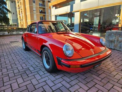 Begagnad Porsche 911 Carrera 209 HK (153 kW) 1974 Röd Sportkupé
