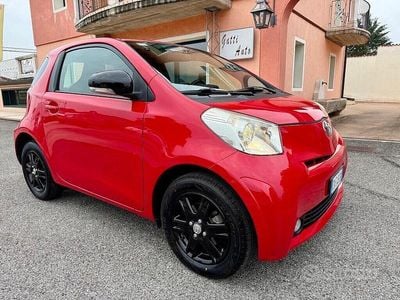 Usata Toyota iQ Sol 68 CV (50 kW) 2009 Rosso Utilitaria