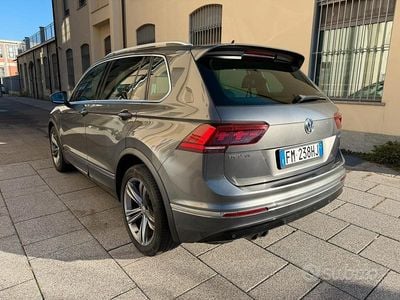 Usata VW Tiguan R-line 150 CV (110 kW) 2017 Grigio SUV