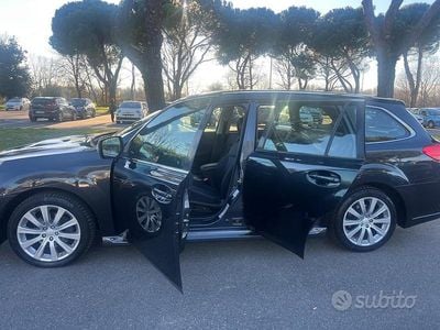 Usata Subaru Legacy 149 CV (109 kW) 2013 Nero Station wagon