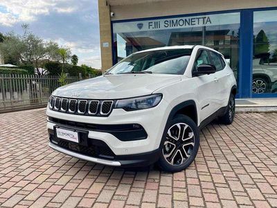 Bianco Nuova 2025 Jeep Compass Altitude SUV | 30.300 €