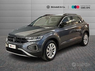 Usata VW T-Roc Life 110 CV (80 kW) 2023 Grigio SUV