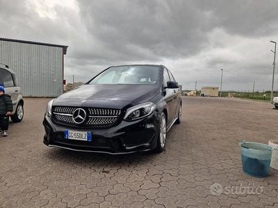 Begagnad Mercedes B200 AMG 136 HK (100 kW) 2017 Minibuss