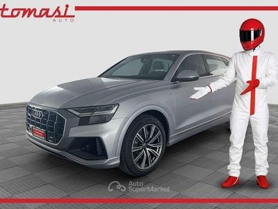 Usata Audi Q8 Sport 286 CV (210 kW) 2020 Argento floret SUV