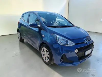 Usata Hyundai i10 67 CV (49 kW) 2017 Blu pastello Utilitaria