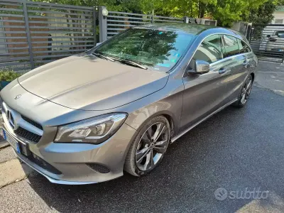 Usata Mercedes CLA200 150 CV (110 kW) 2019 Grigio Coupé